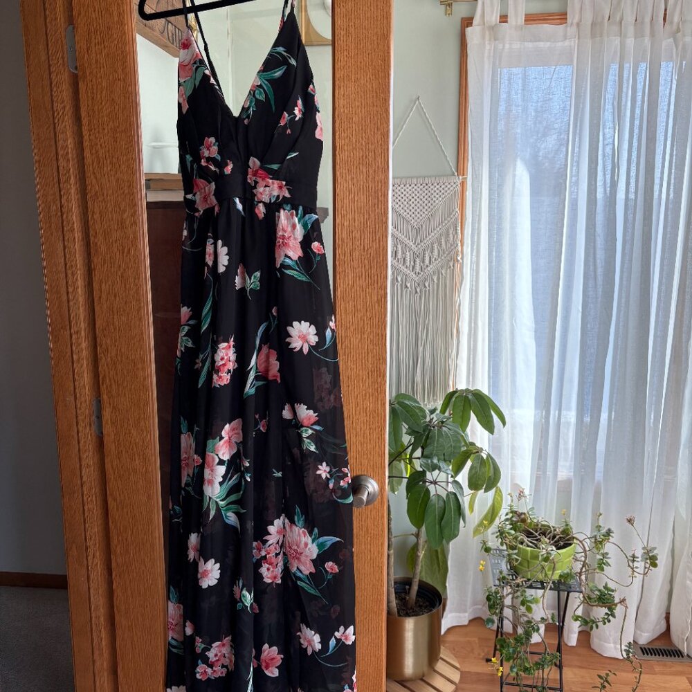 Floral Black Maxi Dress (Size Large)